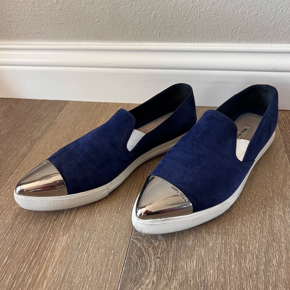 Miu Miu Blue Pointed Cap Toe Slip-on Shoes 39.5 8.5